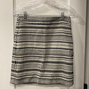 Loft Size 0 Petite Black & White Skirt